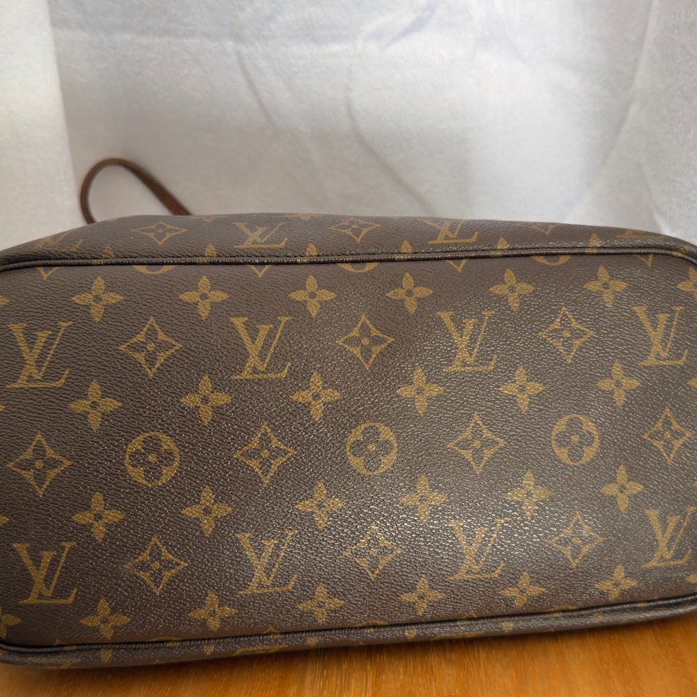 Louis Vuitton Brown Monogram Tote with Tan Trim - Picture 7 of 9